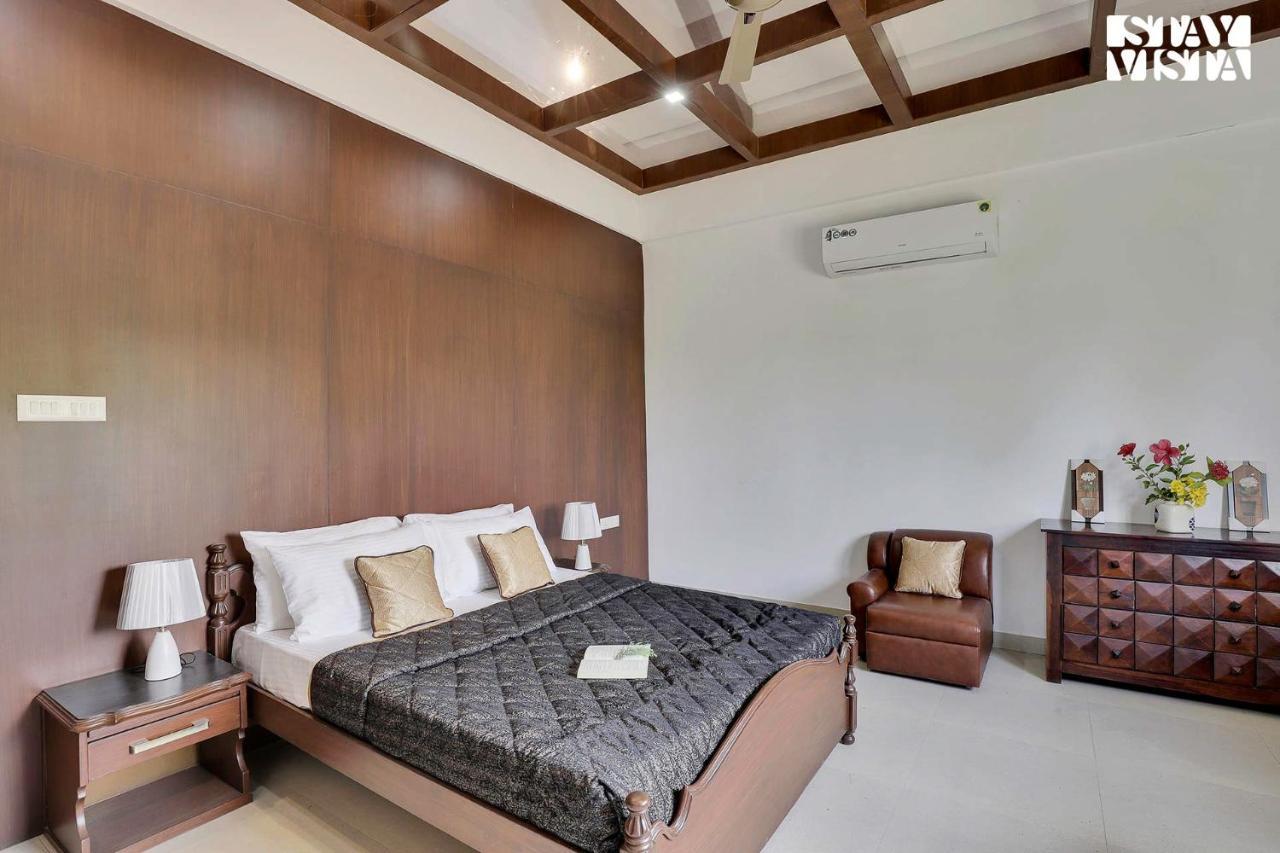 Stayvista'S Lakeside Whispers - Lake & Mountain-View Villa With Lawn & Indoor-Outdoor Games Nagpur Eksteriør bilde