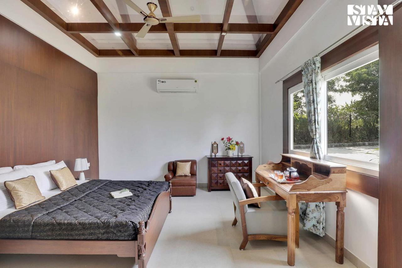 Stayvista'S Lakeside Whispers - Lake & Mountain-View Villa With Lawn & Indoor-Outdoor Games Nagpur Eksteriør bilde