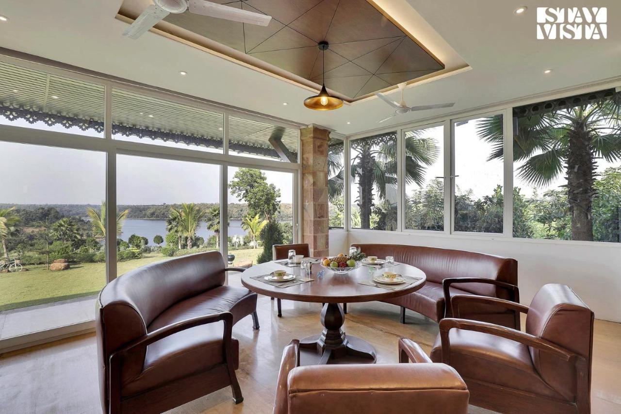 Stayvista'S Lakeside Whispers - Lake & Mountain-View Villa With Lawn & Indoor-Outdoor Games Nagpur Eksteriør bilde