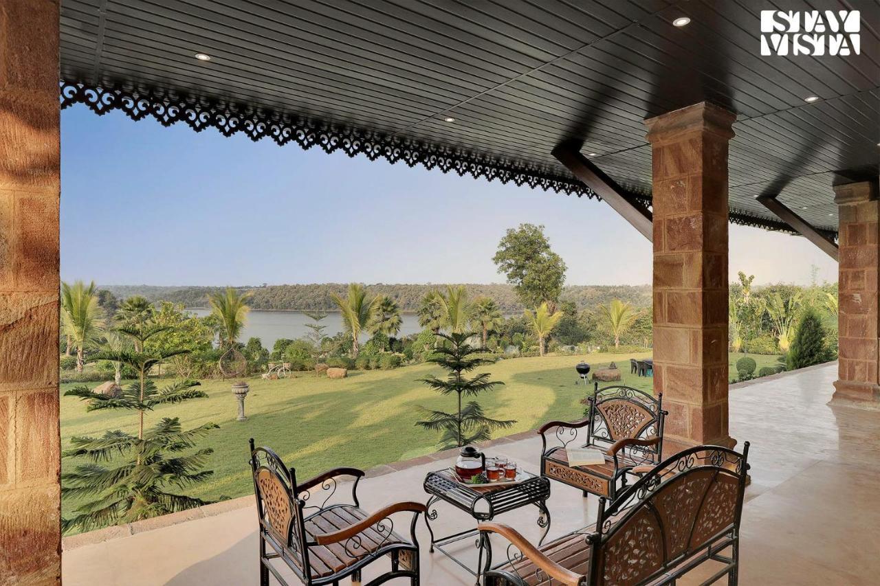 Stayvista'S Lakeside Whispers - Lake & Mountain-View Villa With Lawn & Indoor-Outdoor Games Nagpur Eksteriør bilde